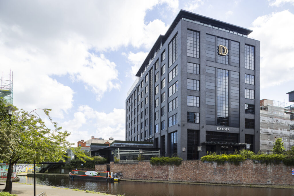 Dakota Hotel 14