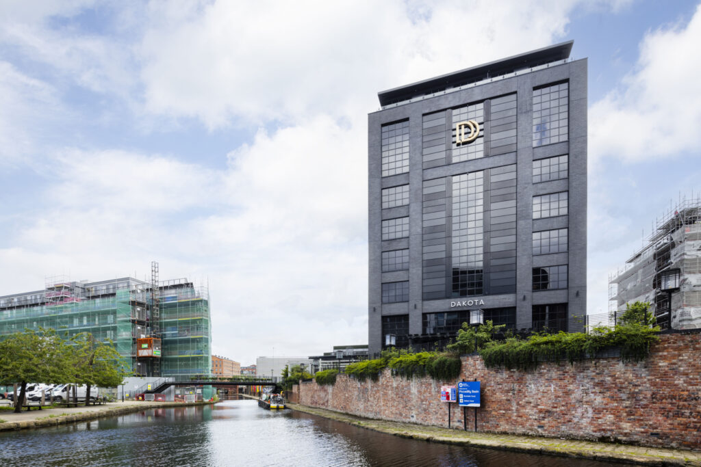 Dakota Hotel 9